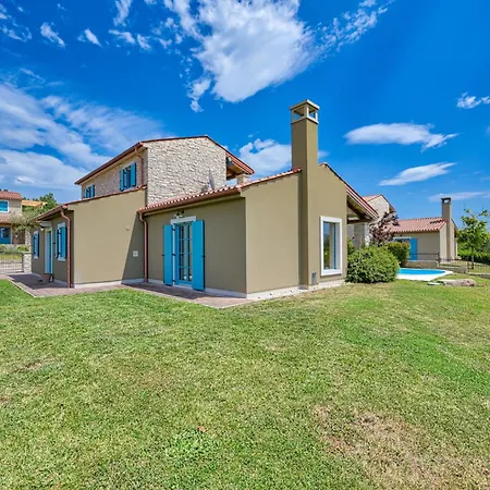 Figlica For 6 People Near Umag With Private Pool, Jacuzzi & Sea View - Pet Friendly Vilanija