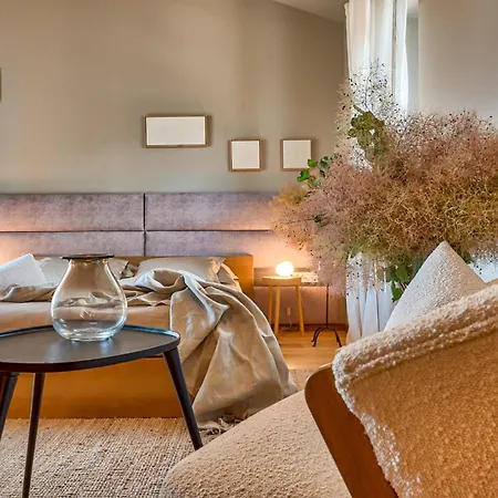 Villa Figlica For 6 People Near Umag With Private Pool, Jacuzzi & Sea View - Pet Friendly Vilanija