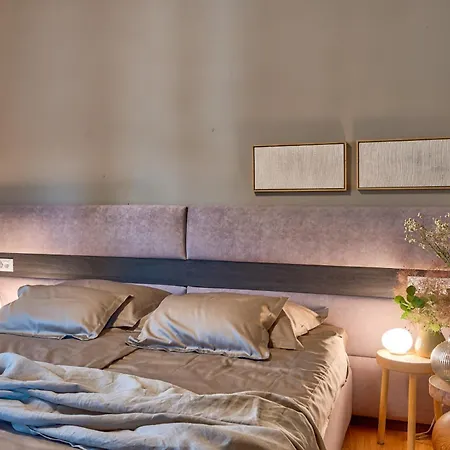 Villa Figlica For 6 People Near Umag With Private Pool, Jacuzzi & Sea View - Pet Friendly