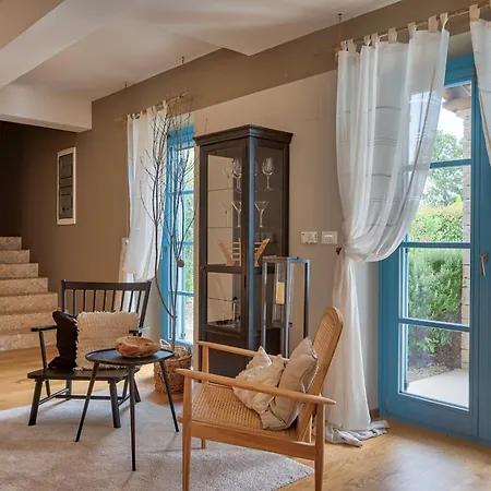 Figlica For 6 People Near Umag With Private Pool, Jacuzzi & Sea View - Pet Friendly * Vilanija