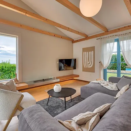 Figlica For 6 People Near Umag With Private Pool, Jacuzzi & Sea View - Pet Friendly Villa