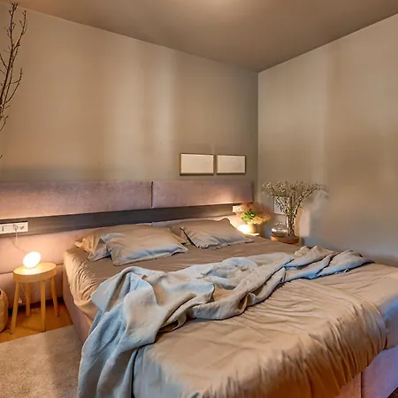 Figlica For 6 People Near Umag With Private Pool, Jacuzzi & Sea View - Pet Friendly * Vilanija