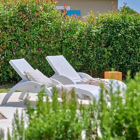 Figlica For 6 People Near Umag With Private Pool, Jacuzzi & Sea View - Pet Friendly *