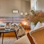 Vila Figlica For 6 People Near Umag With Private Pool, Jacuzzi & Sea View - Pet Friendly Vilanija