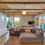 Vila Figlica For 6 People Near Umag With Private Pool, Jacuzzi & Sea View - Pet Friendly