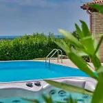 Figlica For 6 People Near Umag With Private Pool, Jacuzzi & Sea View - Pet Friendly Vila *