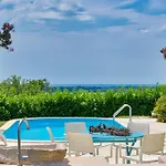 Vila Figlica For 6 People Near Umag With Private Pool, Jacuzzi & Sea View - Pet Friendly Vilanija