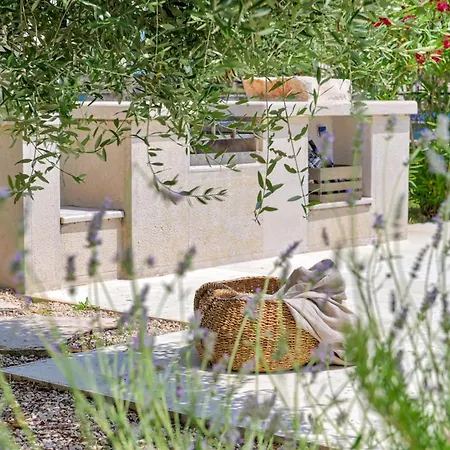 Figlica For 6 People Near Umag With Private Pool, Jacuzzi & Sea View - Pet Friendly Vilanija