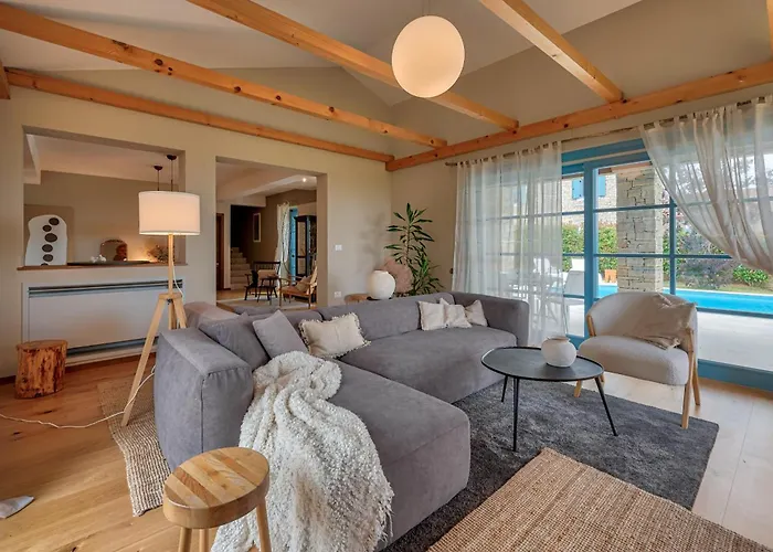 Figlica For 6 People Near Umag With Private Pool, Jacuzzi & Sea View - Pet Friendly