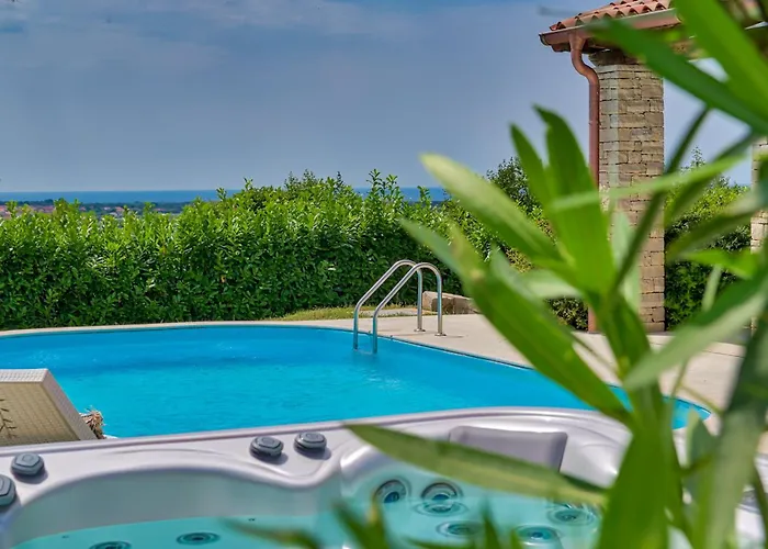Figlica For 6 People Near Umag With Private Pool, Jacuzzi & Sea View - Pet Friendly Villa *