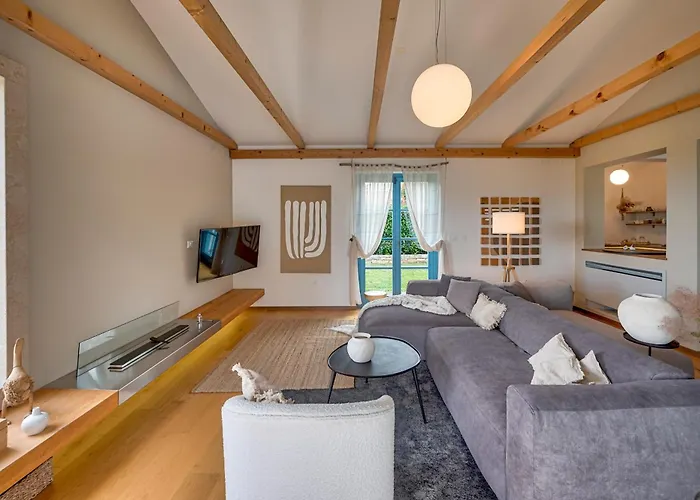 Figlica For 6 People Near Umag With Private Pool, Jacuzzi & Sea View - Pet Friendly Villa Vilanija