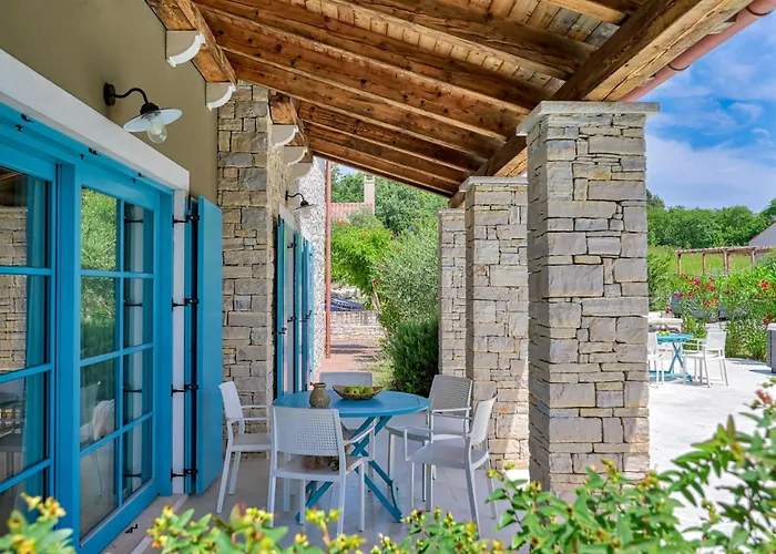 Figlica For 6 People Near Umag With Private Pool, Jacuzzi & Sea View - Pet Friendly